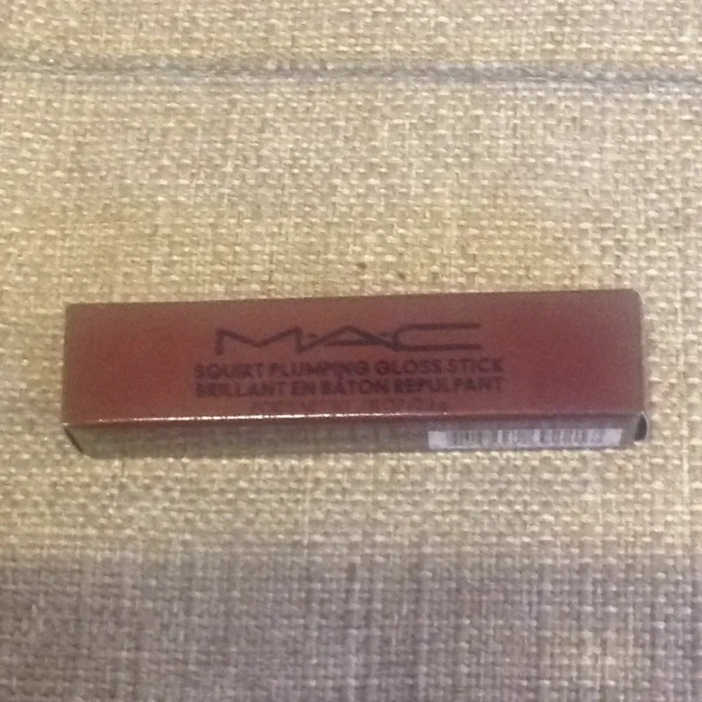 MAC Squirt Plumping LipGloss Stick (Lower Cut).NWT